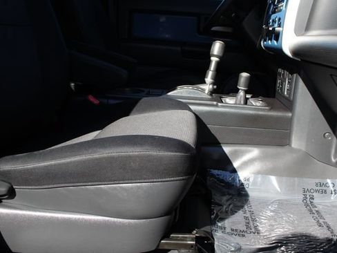 Used 2011 Toyota FJ Cruiser 4WD w/ Upgrade Pkg image 20