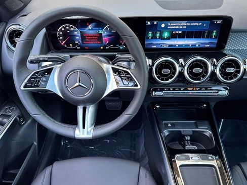 New 2025 Mercedes-Benz GLB 250 4MATIC image 25