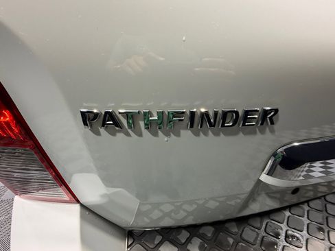 Used 2011 Nissan Pathfinder Silver image 24