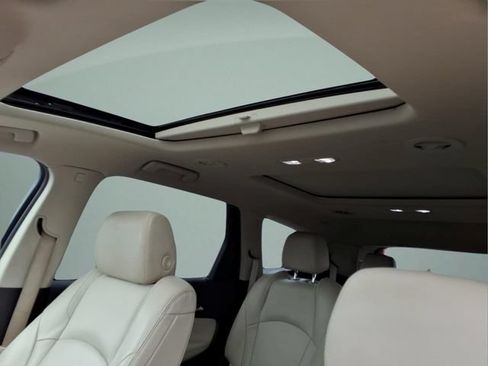Used 2020 Buick Enclave Premium w/ Sun and Sites Package FWD image 16