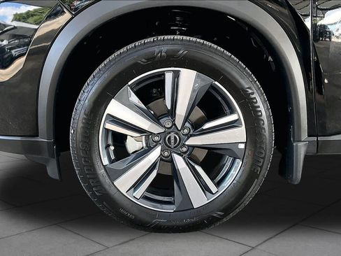 Used 2024 Nissan Rogue SL w/ SL Premium Package AWD/4WD image 11