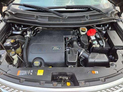 Used 2014 Ford Explorer XLT w/ Equipment Group 202A AWD/4WD image 19