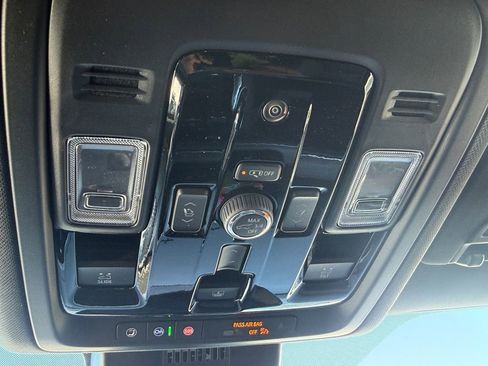 New 2026 Chevrolet Suburban High Country AWD/4WD image 18