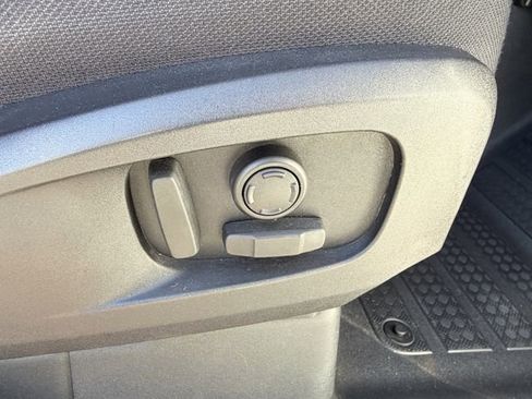 Used 2020 Land Rover Defender 110 SE image 20