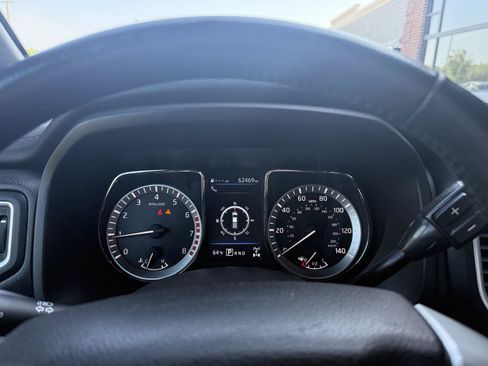 Used 2019 Nissan Titan SV w/ SV Convenience Package AWD/4WD image 13