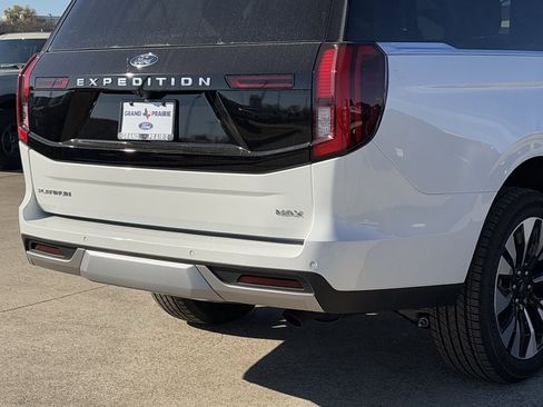 New 2025 Ford Expedition Max Platinum w/ Driver's Package image 28