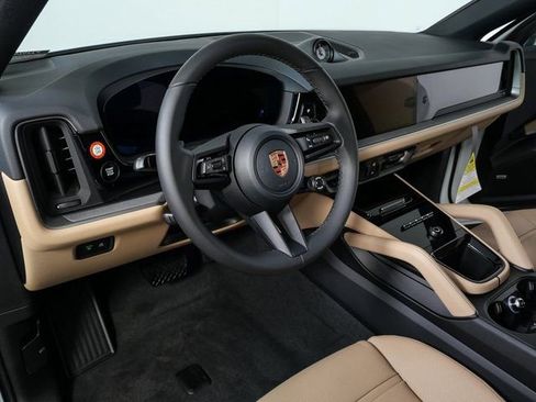 New 2026 Porsche Cayenne AWD image 4