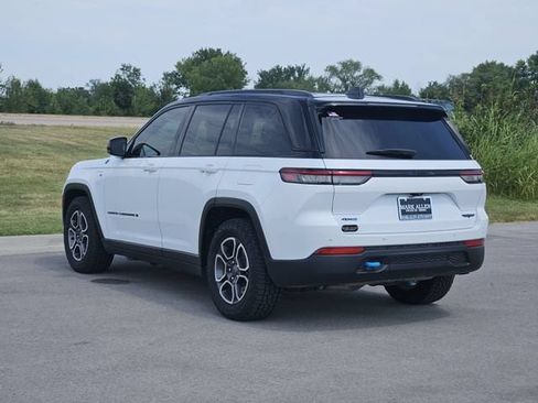 Used 2022 Jeep Grand Cherokee Trailhawk AWD/4WD image 5