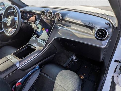 Certified 2025 Mercedes-Benz GLC 300 image 20