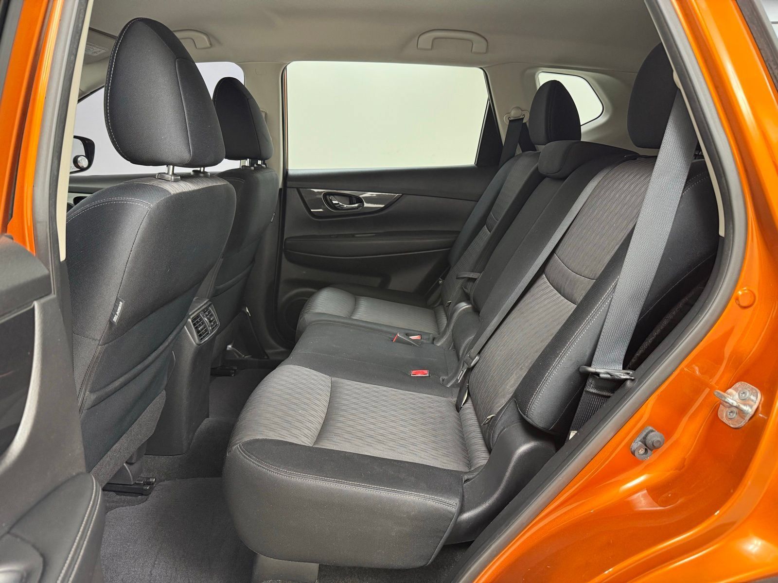 Used 2017 Nissan Rogue SV FWD image 21