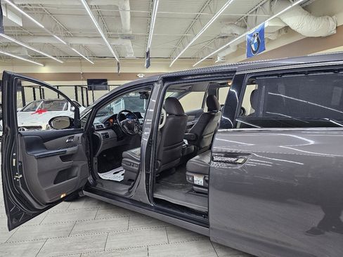 Used 2014 Honda Odyssey Touring image 16