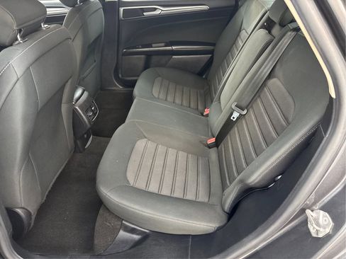 Used 2020 Ford Fusion SE FWD image 14