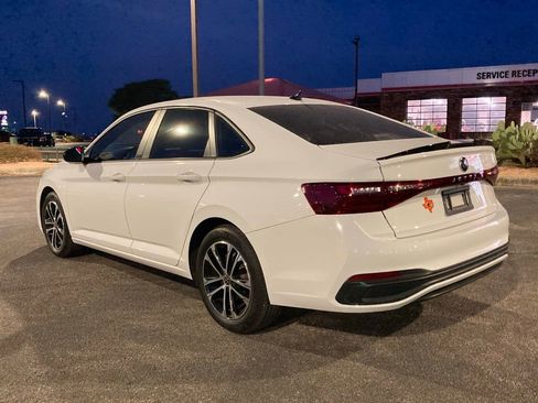 Used 2025 Volkswagen Jetta Sport image 6