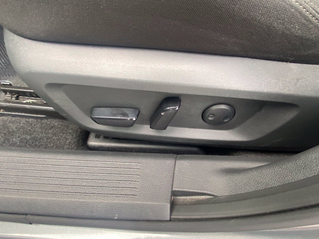 Used 2024 Nissan Rogue SV FWD image 10