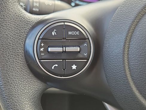 Used 2023 Kia Soul LX w/ LX Technology Package image 29