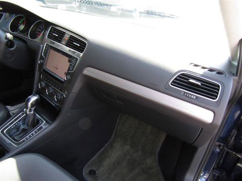 Used 2016 Volkswagen e-Golf SEL Premium w/ Driver Assistance Package image 34