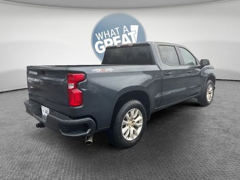 Used 2020 Chevrolet Silverado 1500 Custom w/ Custom Value Package image 3
