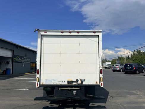 Used 2002 Ford E-350 and Econoline 350 Super Duty RWD image 7