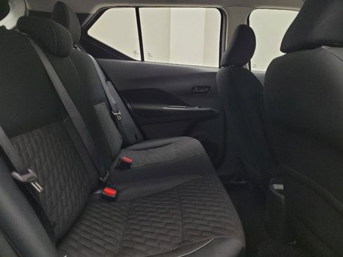 Used 2022 Nissan Kicks S image 19