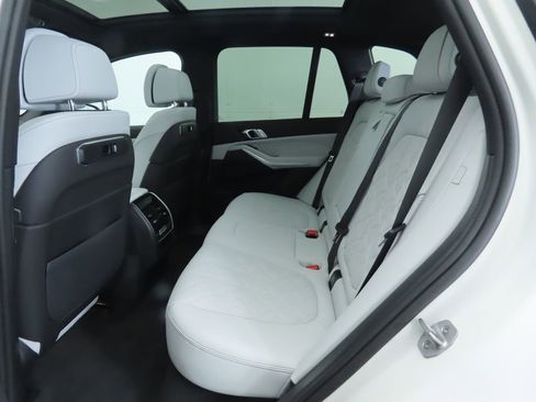 Used 2026 BMW X5 sDrive40i w/ Climate Comfort Package RWD image 23