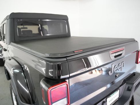Used 2023 Jeep Gladiator Sport AWD/4WD image 33