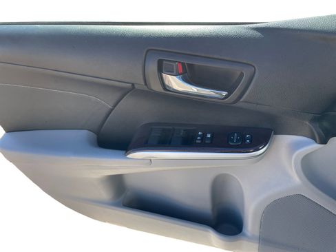 Used 2014 Toyota Camry XLE image 21
