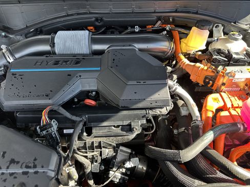 Used 2024 Hyundai Santa Fe Calligraphy image 9