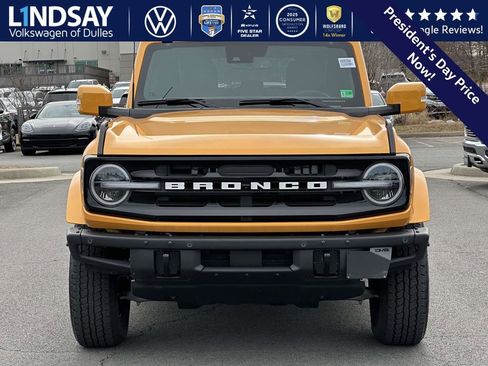 Used 2022 Ford Bronco Outer Banks image 2