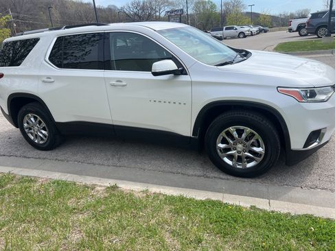 Used 2018 Chevrolet Traverse LT image 4