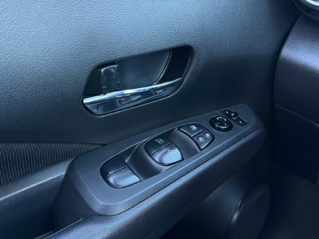 Used 2023 Nissan Kicks SV FWD image 16