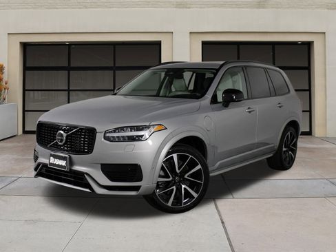 Certified 2023 Volvo XC90 T8 Plus image 3