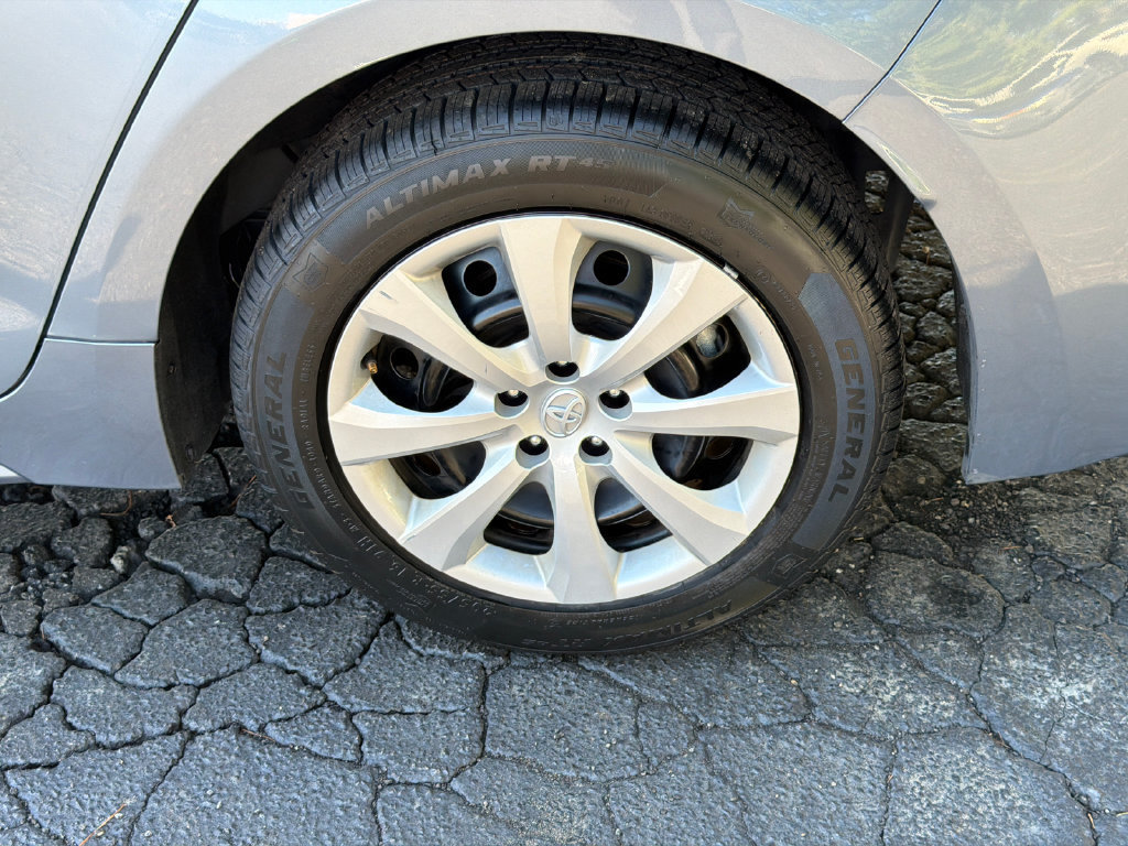 Used 2024 Toyota Corolla LE FWD image 23