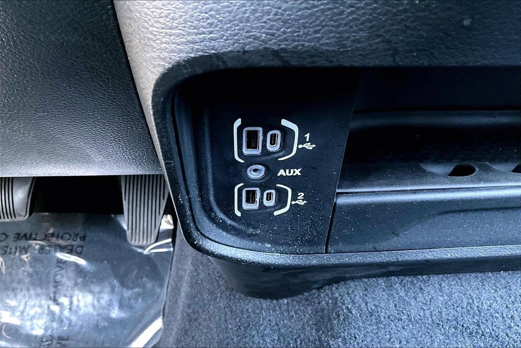 Used 2024 RAM 2500 Big Horn AWD/4WD image 17