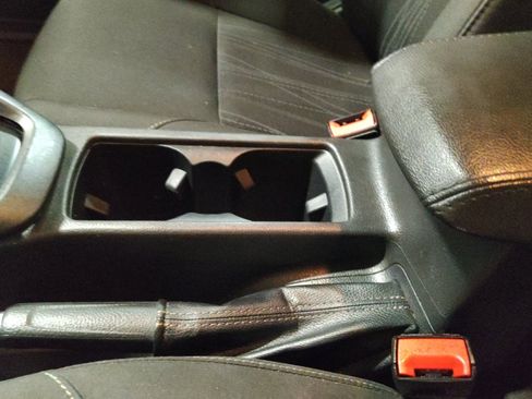 Used 2018 Ford Focus SE w/ SE Appearance Package FWD image 26