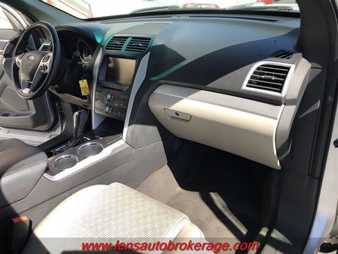 Used 2013 Ford Explorer XLT FWD image 22