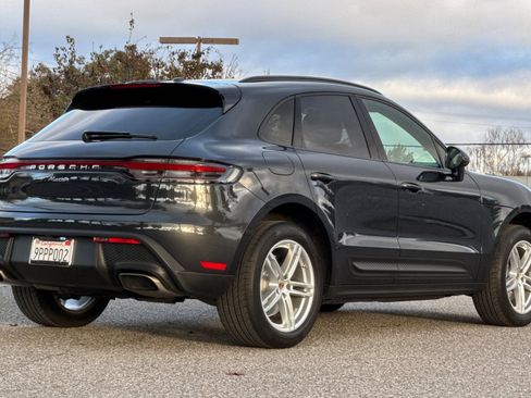 Used 2024 Porsche Macan image 4