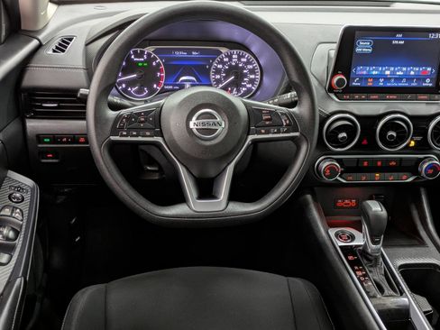 Used 2023 Nissan Sentra SV image 4