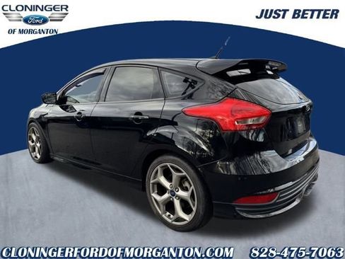 Used 2017 Ford Focus ST image 8