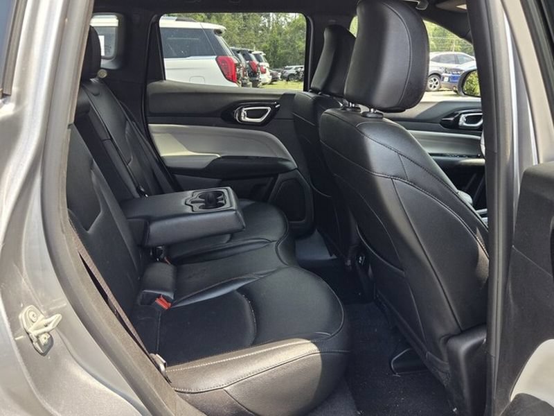 Used 2024 Jeep Compass Limited AWD/4WD image 16