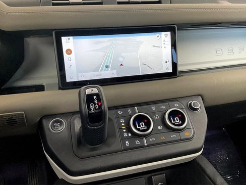 Used 2022 Land Rover Defender 110 X-Dynamic SE image 6