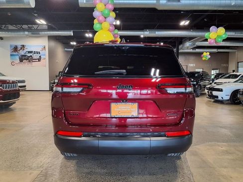 Used 2024 Jeep Grand Cherokee L Limited w/ Luxury Tech Group II AWD/4WD image 8