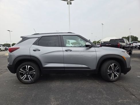 Used 2023 Chevrolet TrailBlazer LT w/ Convenience Package AWD/4WD image 17