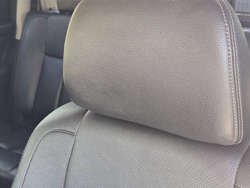 Used 2020 Nissan Titan SL w/ Moonroof Package image 15