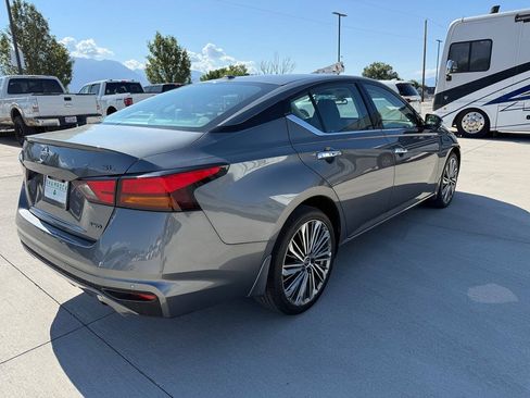 Used 2024 Nissan Altima 2.5 SL AWD/4WD image 3