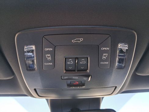 New 2026 Toyota Sienna XLE Woodland Edition AWD/4WD image 29
