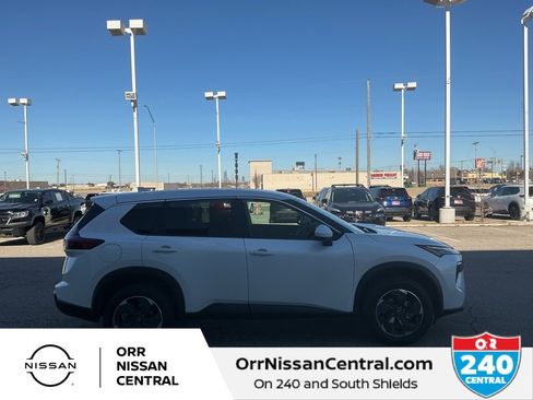 New 2024 Nissan Rogue SV image 4