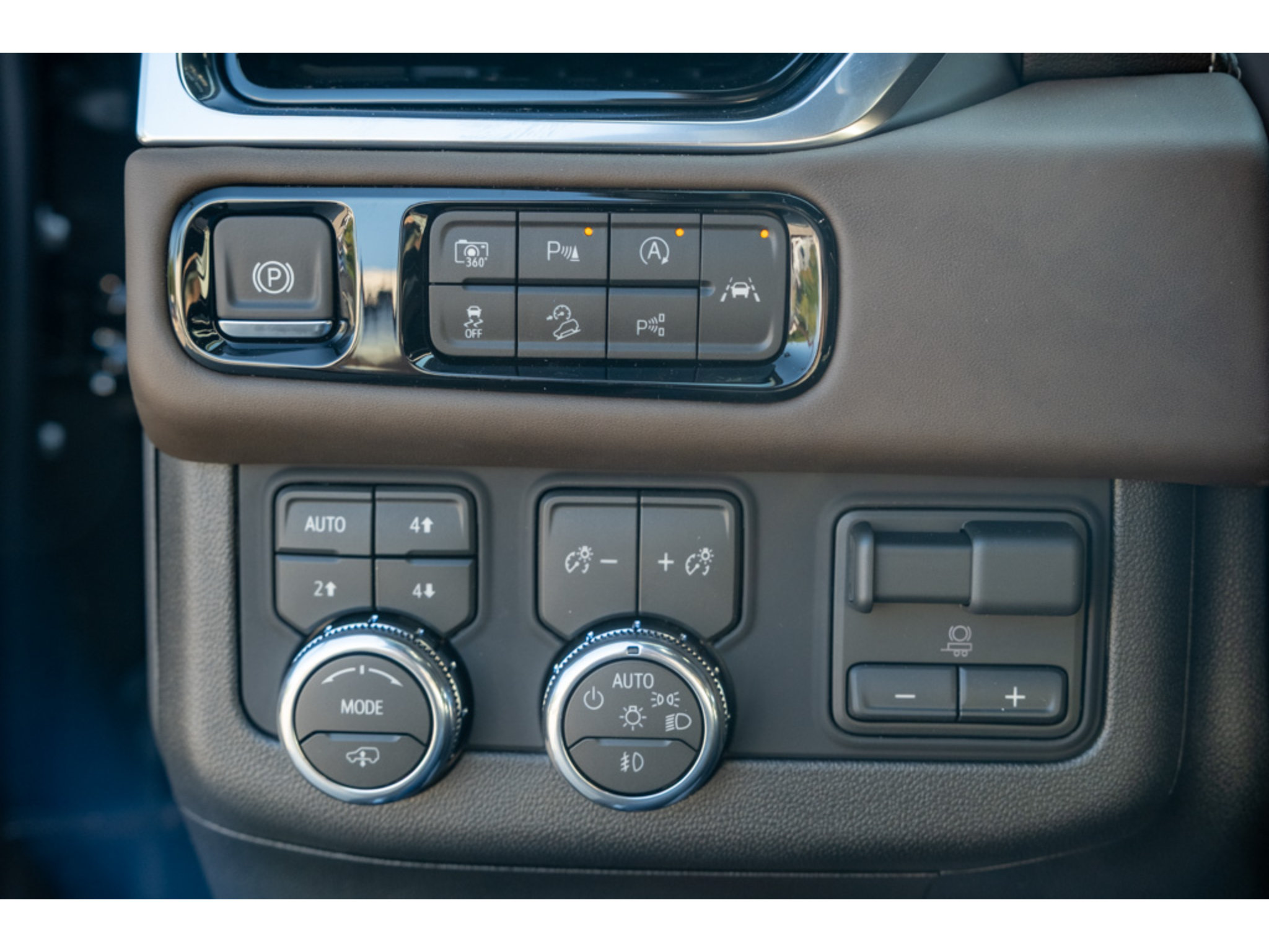 New 2026 GMC Yukon XL Denali Ultimate w/ LPO, Floor Liner Package AWD/4WD image 30
