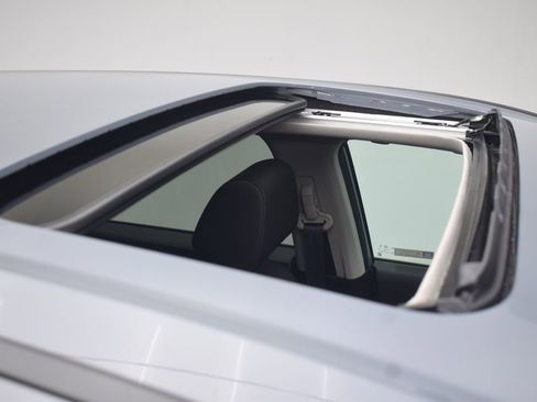 Used 2023 Honda CR-V EX image 18