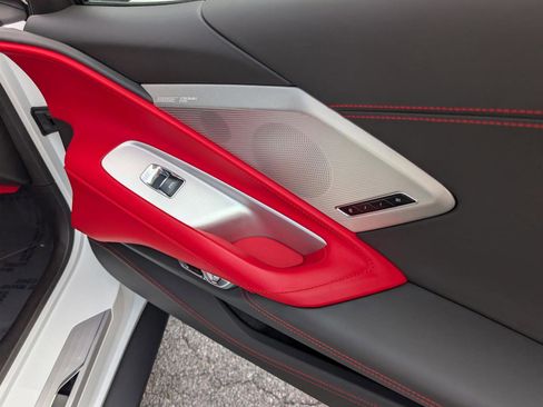 Used 2022 Chevrolet Corvette Stingray Premium Cpe w/ Z51 Performance Package image 11