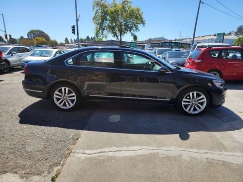 Used 2017 Volkswagen Passat 1.8T SE image 4